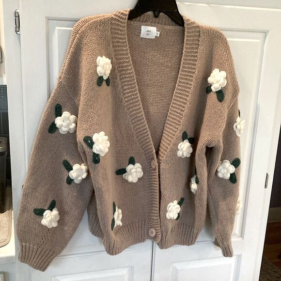 Luna Ivy Cottagecore beige cropped knit cardigan 3D crocheted Rose Sweater med - Picture 1 of 7